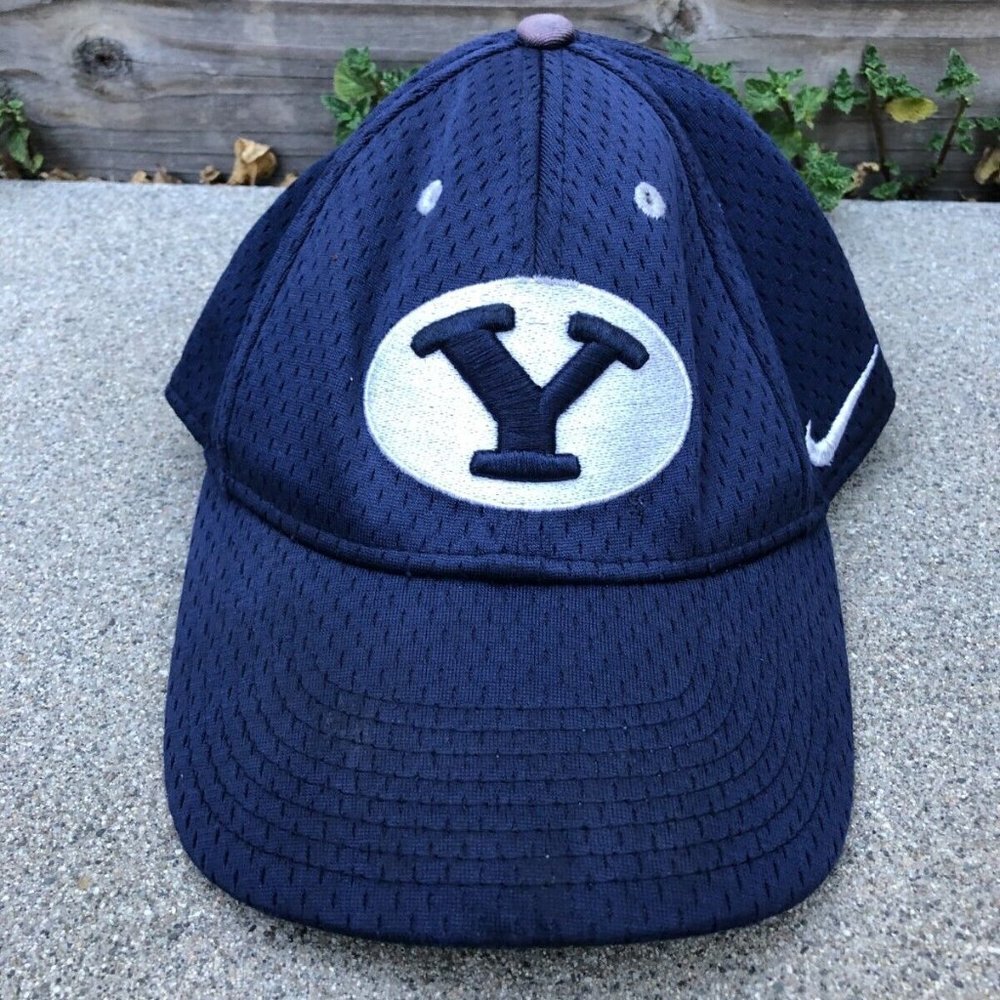 NIKE Vintage BYU Cougars Brigham Young Mesh Hat Baseball Blue Legacy 91 …​​